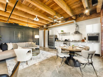 Spacious Gastown Loft | 2Bed | Secure Parking | AC