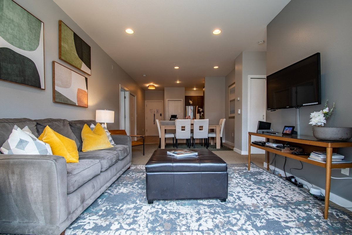 Beautiful Home in the Heart of Seattle! gallery image 3