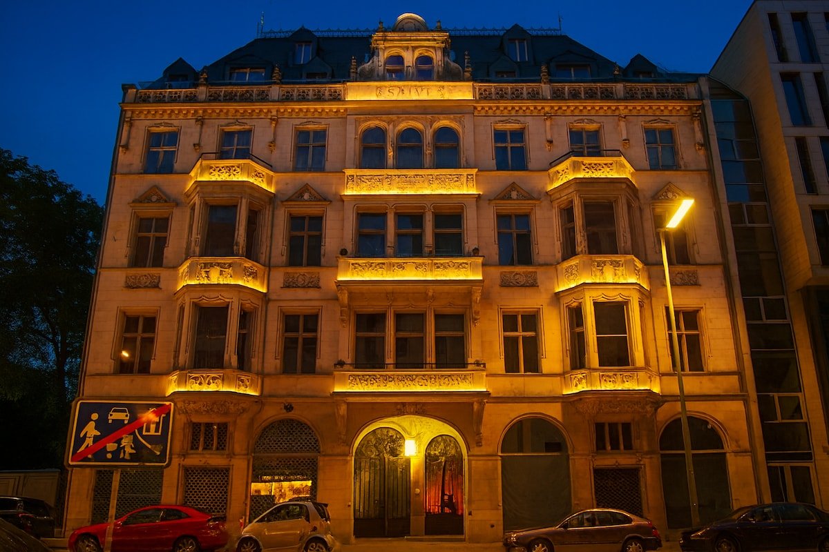 Central Landmark near Checkpoint Charlie gallery image 3