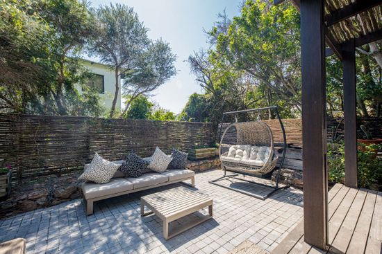 Photo 2 of 17 Geneva Lower accommodation in Camps Bay, Cape Town with 1 bedrooms and 1 bathrooms