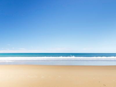 OCEAN-FRONT | Beach/Strand | KING & 2-QUEEN Beds