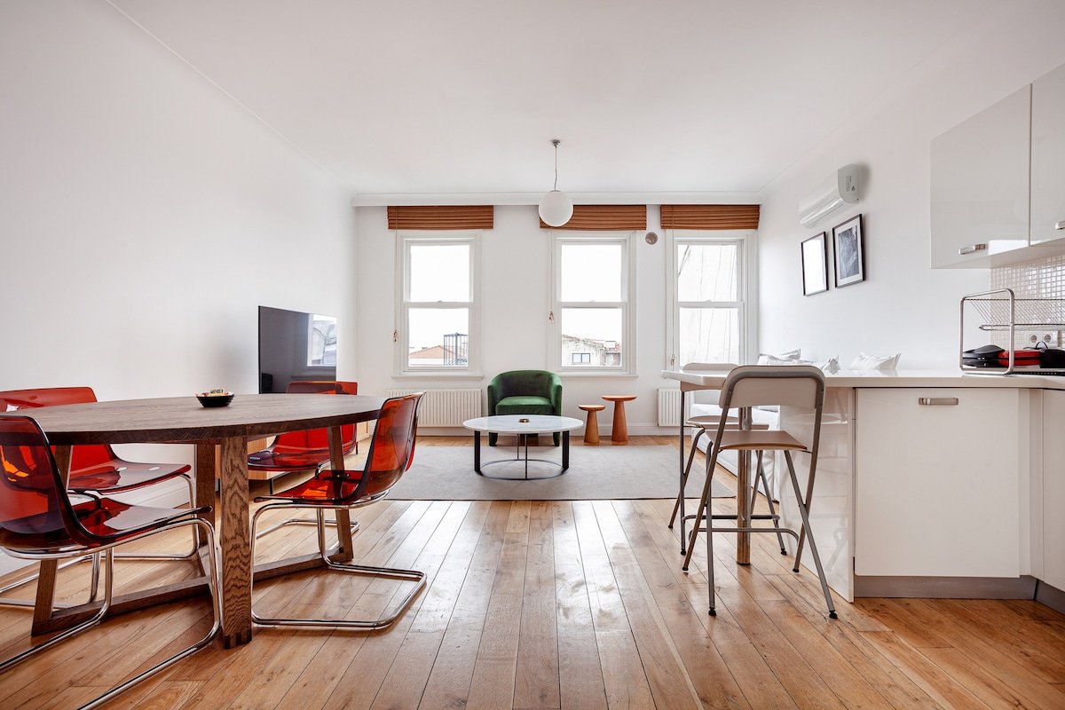 Two Bedroom with Sea View in Galata (T10) gallery image 2