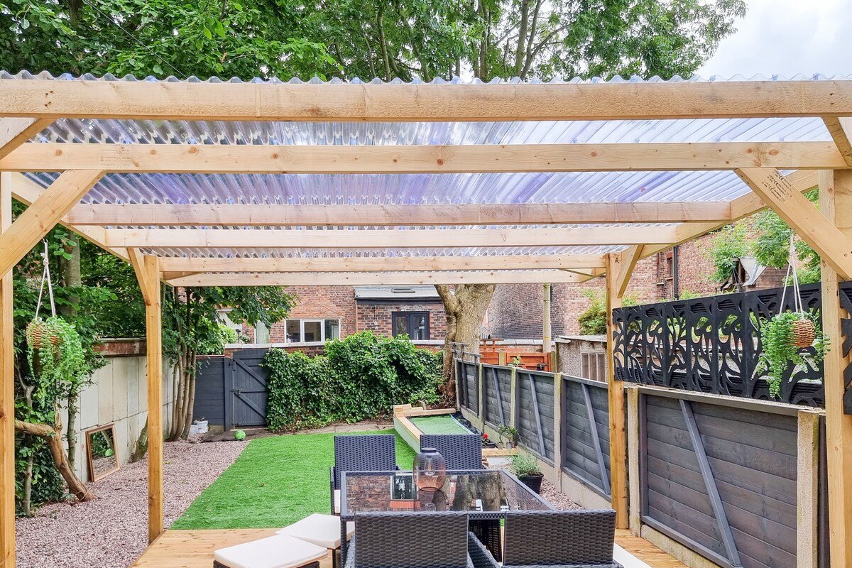 Spacious 5BR Home in Leafy Withington gallery image 4