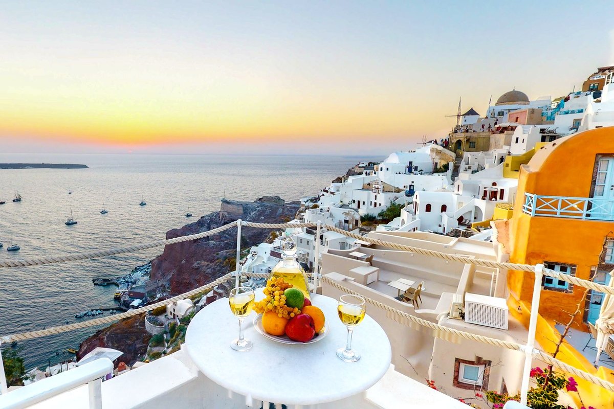 SantoriniParadise: PARADISE and HELIOS cave houses