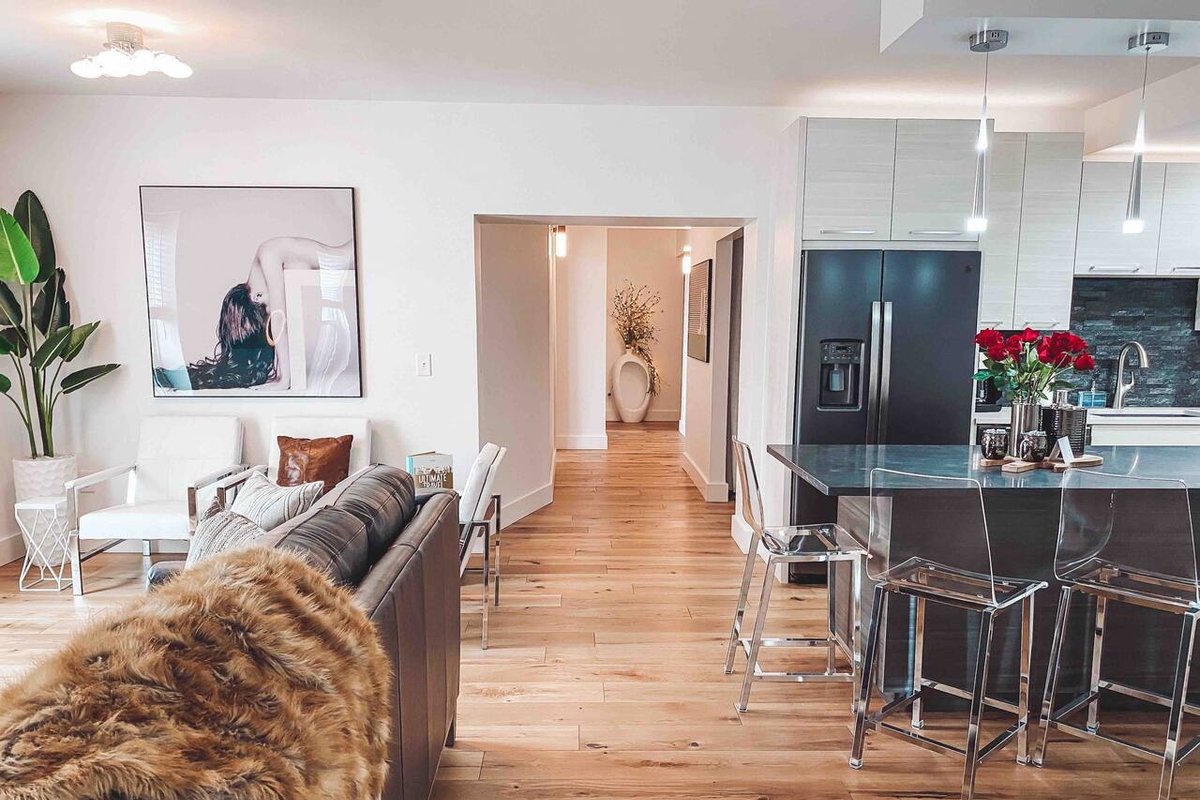 4 Bedroom Penthouse Suite – Music Row – Guitar Poo