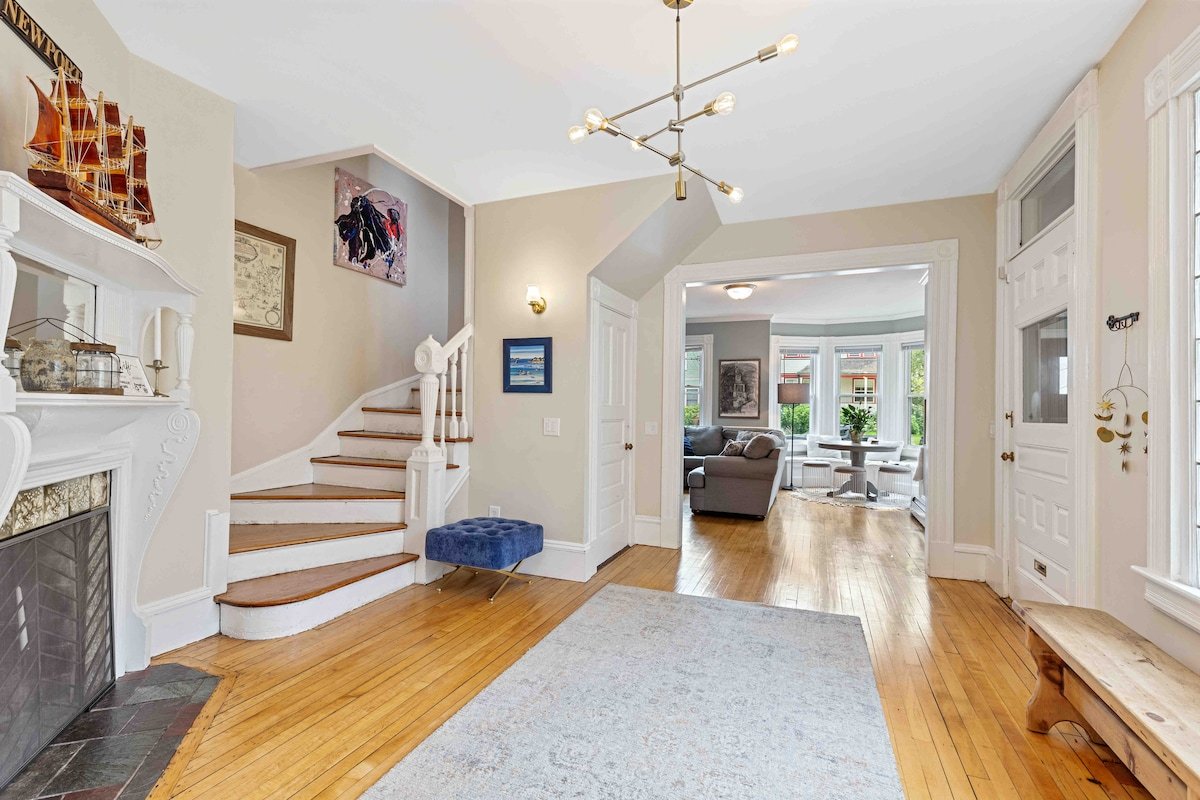 The Wayland House – 6BR Family ❤️ Retreat Sleeps 15 gallery image 3