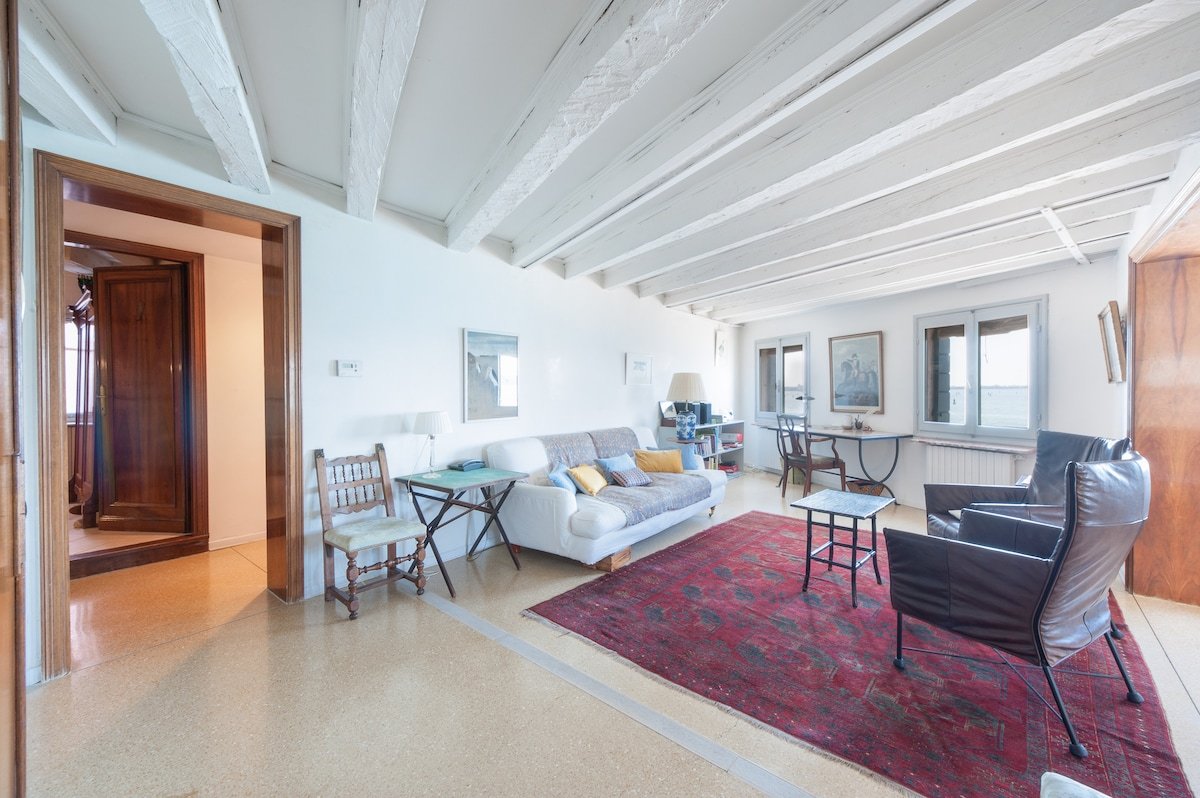 Ca’ Laguna, stunning views on Bacino di San Marco. gallery image 3