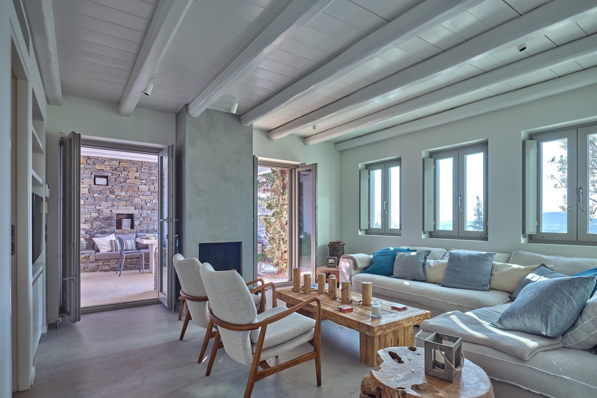 Cycladic 3 bd villa with stunning views & jacuzzi gallery image 5