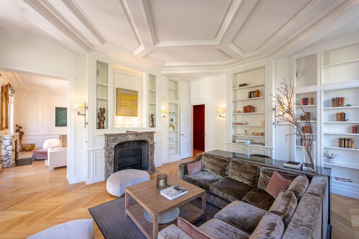 Par070 – Luxury apartment in Saint Germain gallery image 2