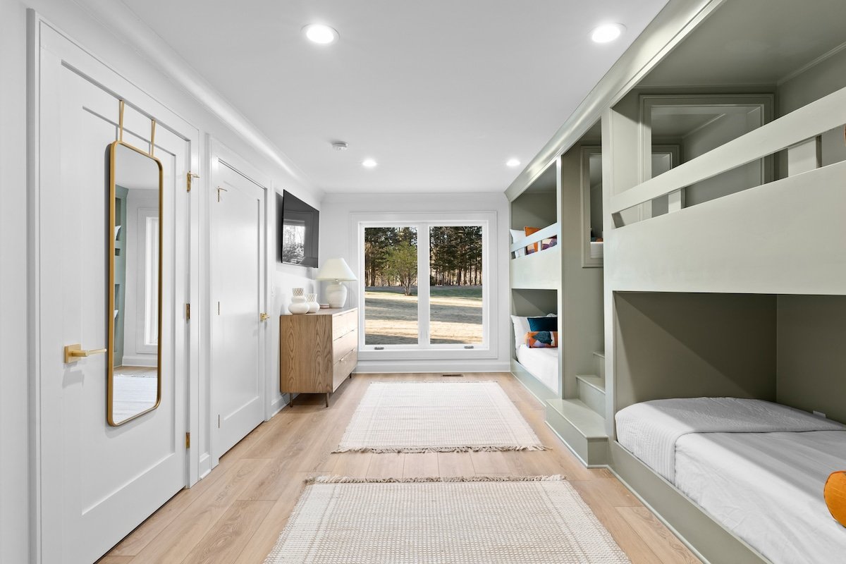 Blanca Bay on Brawley gallery image 2