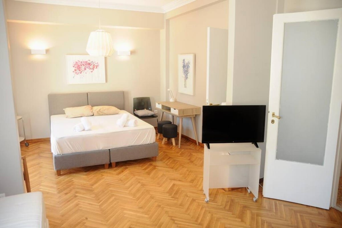 Lovely apartment in Plaka gallery image 4