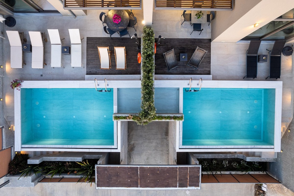 Omnia Villas I Heated* pools & stunning seaview gallery image 4