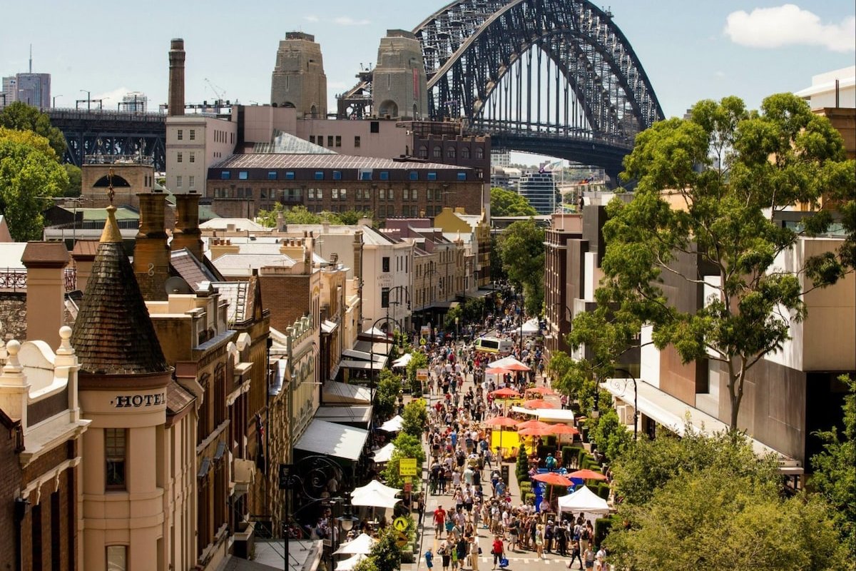 Townhouse in Heart of The Rocks: Opera House gallery image 5