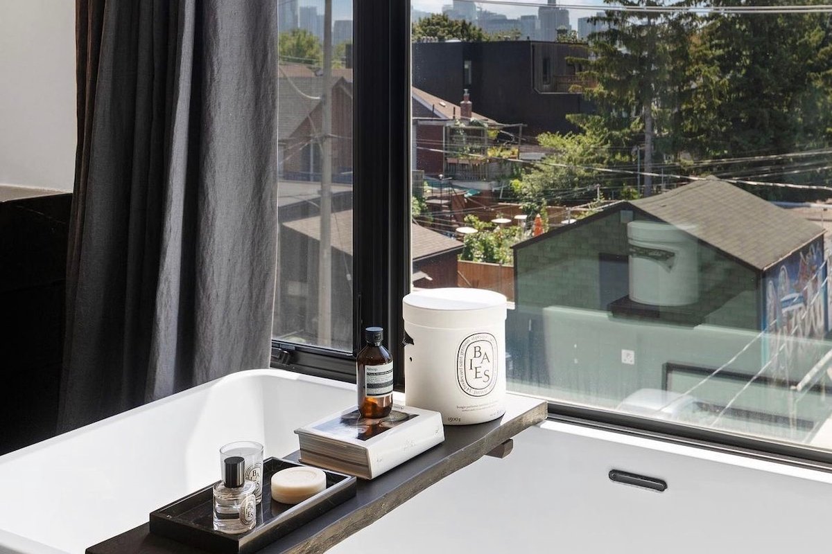 Luxury Modern Downtown House gallery image 3