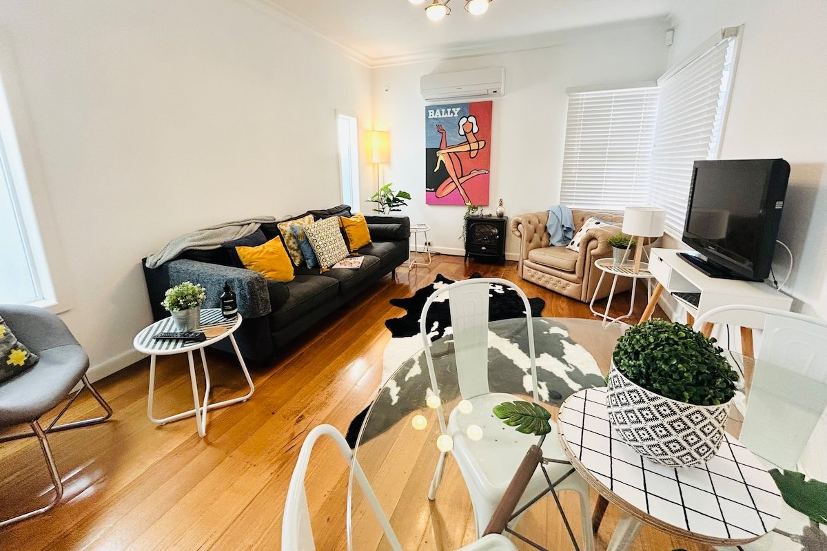 ABODE ON ADENEY /FREE WIFI / pet friendly !! gallery image 3