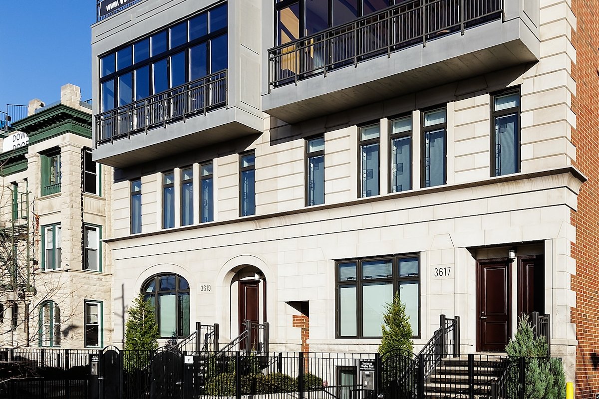 4 Bedroom Across from Wrigley Field Stadium Suite gallery image 3