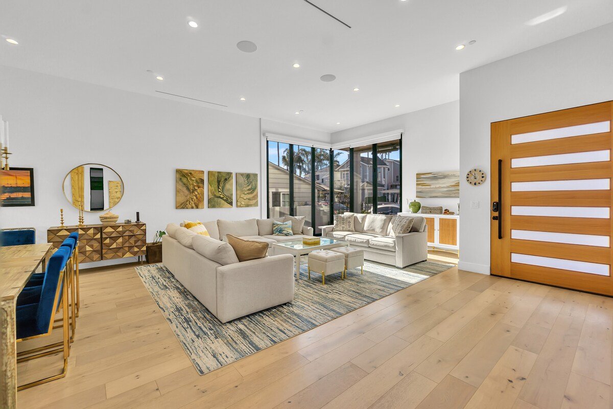 Luxe Retreat on Balboa Island | Walk to Shops gallery image 4