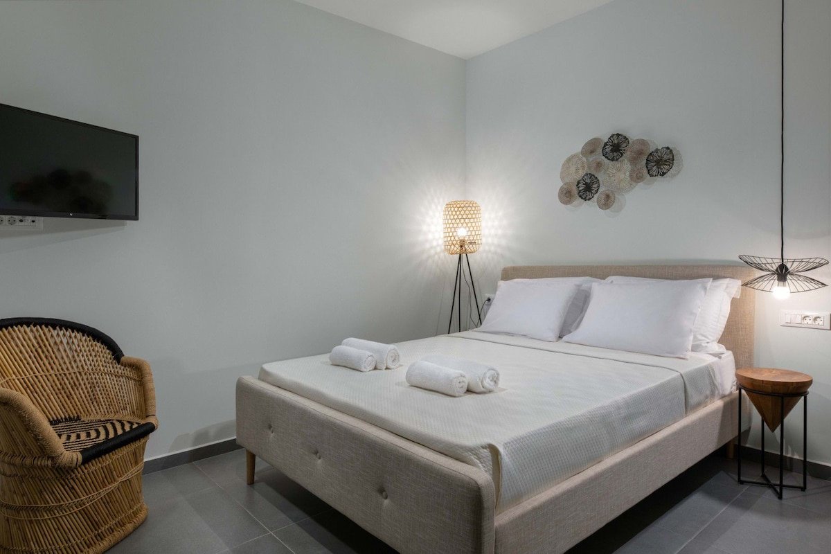 Pine hill residence gallery image 4