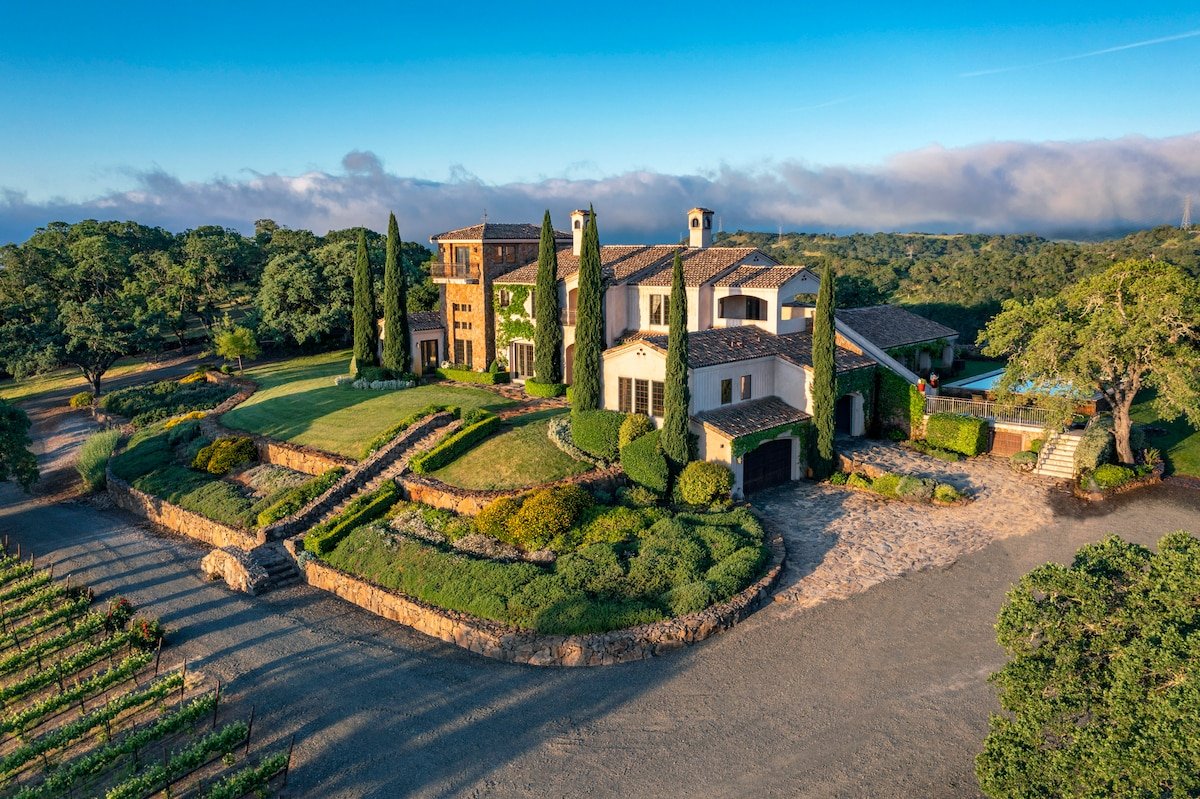 Villa Capricho: Tuscan Retreat w/GuestHouse & Pool