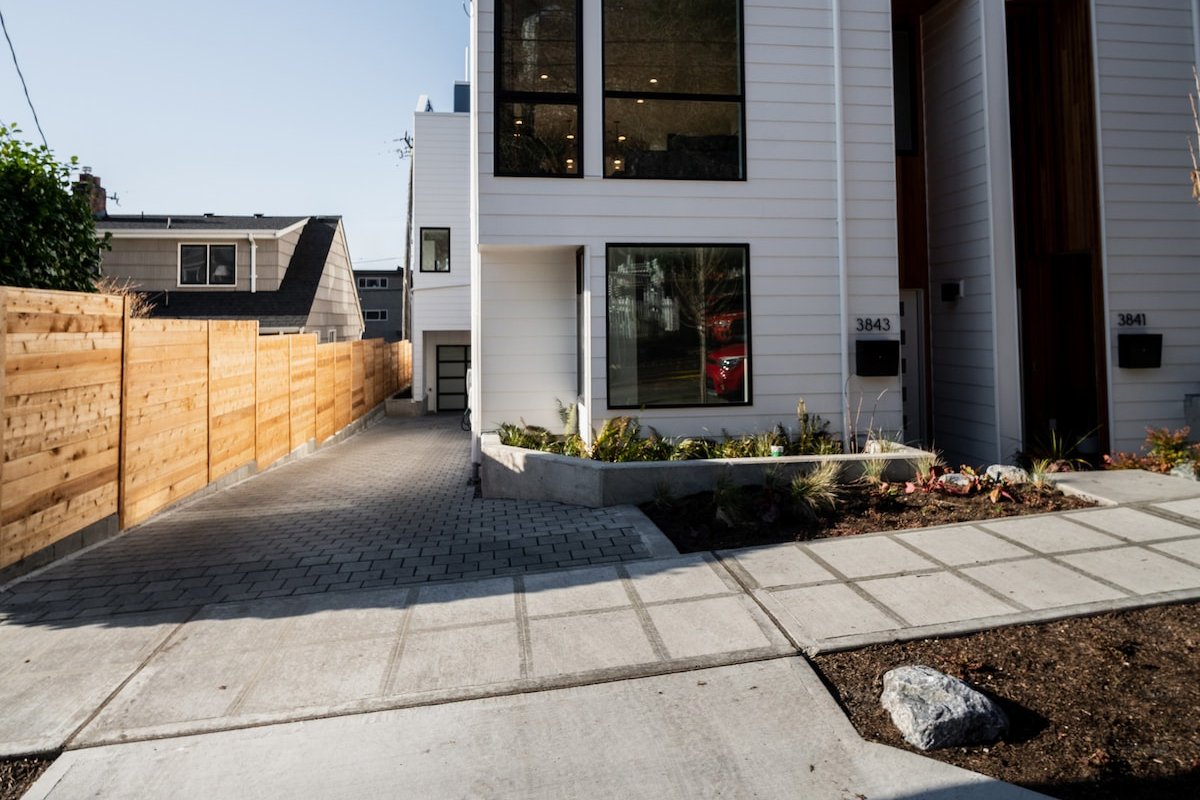 Wine & Waves: Alki Homes for Family and Friends gallery image 4