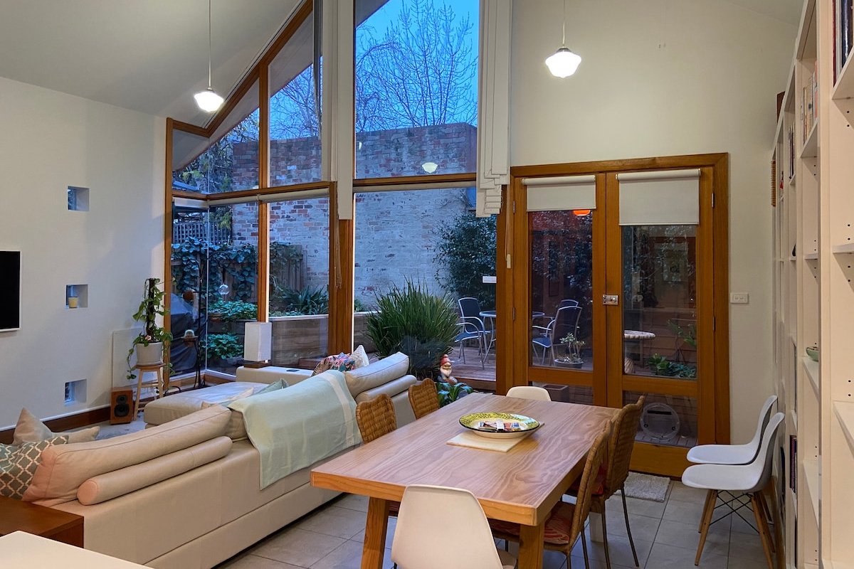 Beautiful Fitzroy Getaway gallery image 4