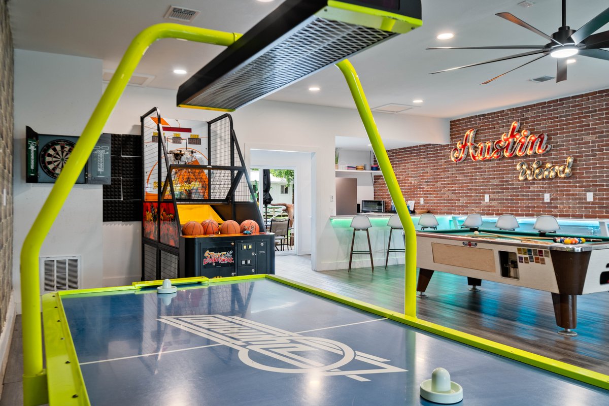 Zilker Arcade home w/ Heated Pool!