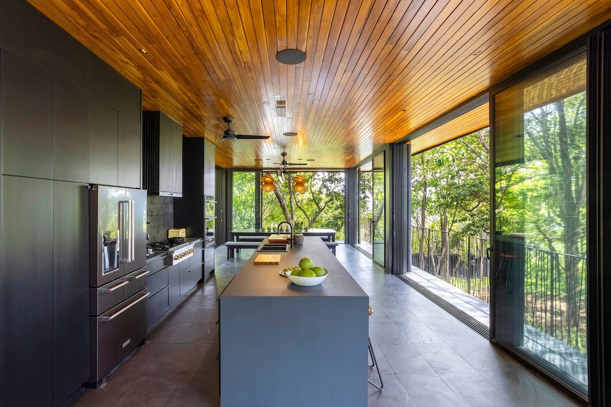 Ocean front Villa with Chef gallery image 4