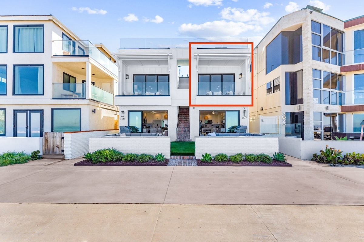 Luxury S Oceanfront Unit with Rooftop & Hot Tub – gallery image 5