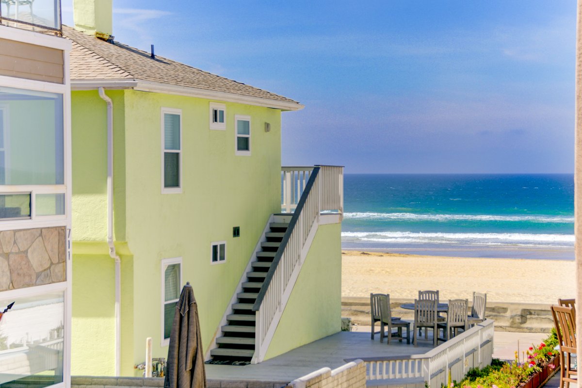 Oceanview Triple Deck w/ Huge patio Steps to Sand!