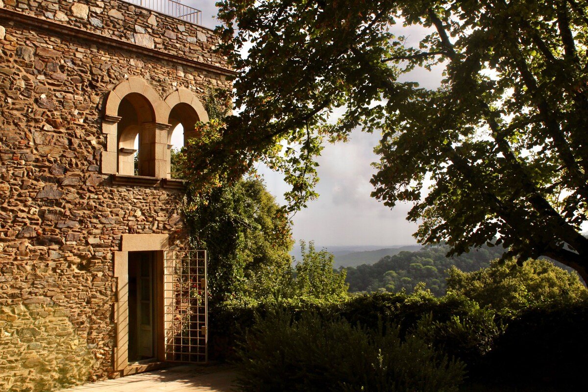 Can Juliol, a beautifully restored stone villa gallery image 5