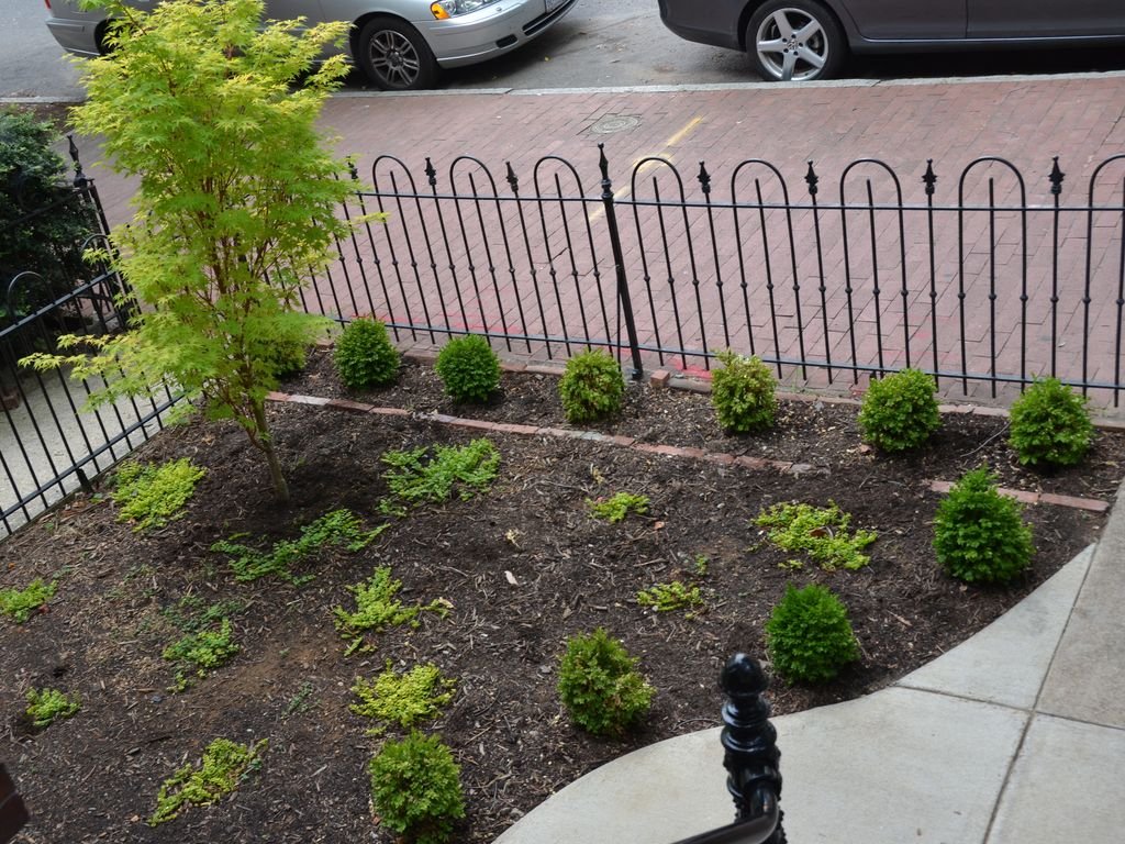 Fabulous1890Victorian-StepstoMetro! gallery image 3