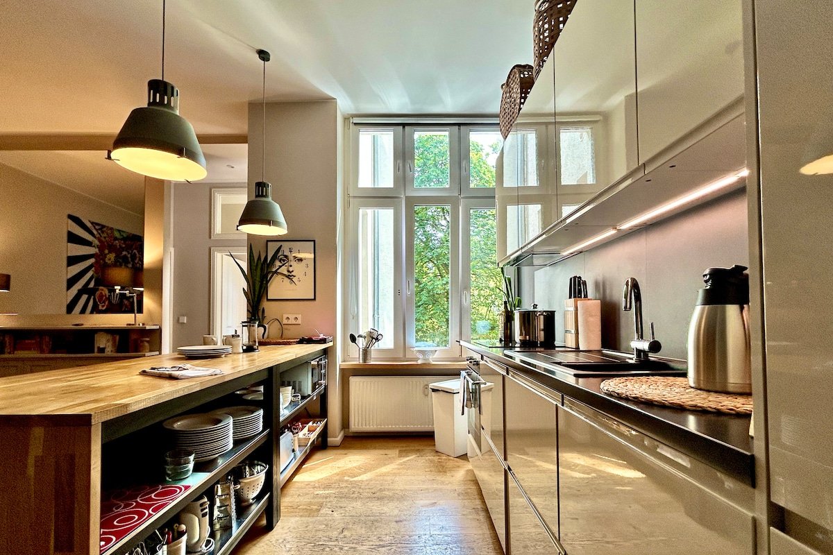 Central LEGAL flat Kreuzkölln / 5BR / 3Bath. gallery image 5