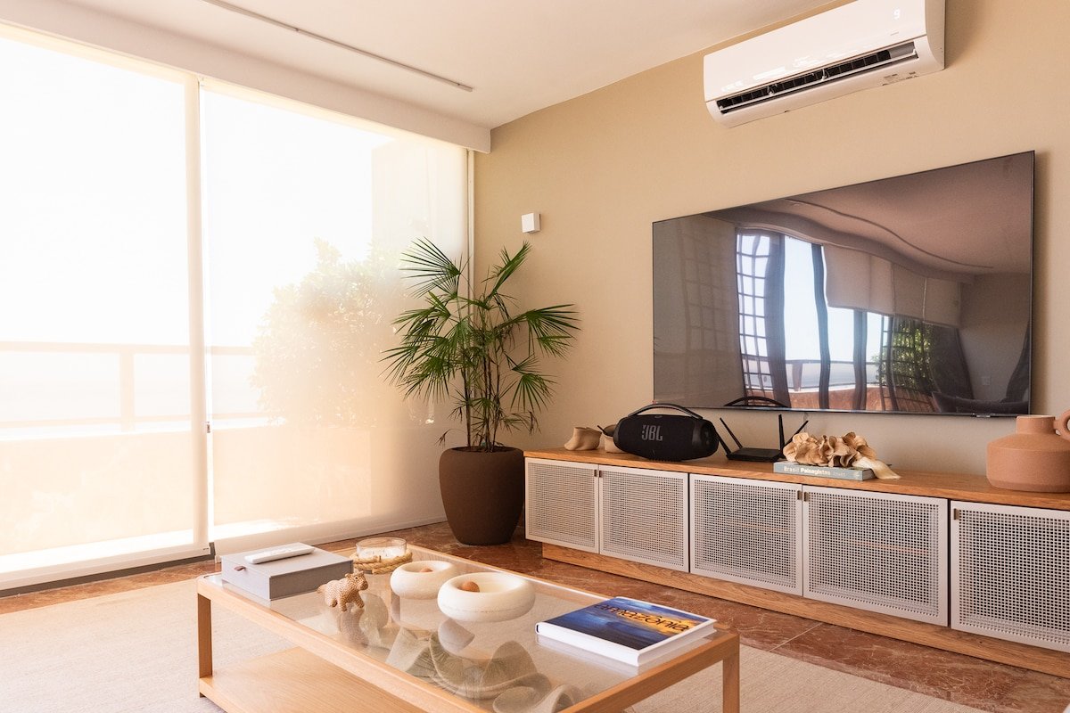 Ocean front Ipanema penthouse gallery image 3