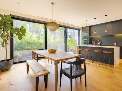 Empire House by RoveTravel | 3BR TH w/ Courtyard