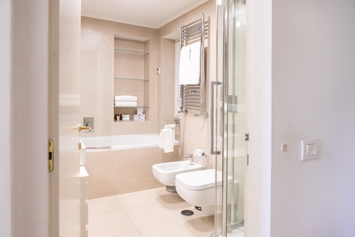 Vittoria Top Family for 6 near Spanish steps gallery image 5