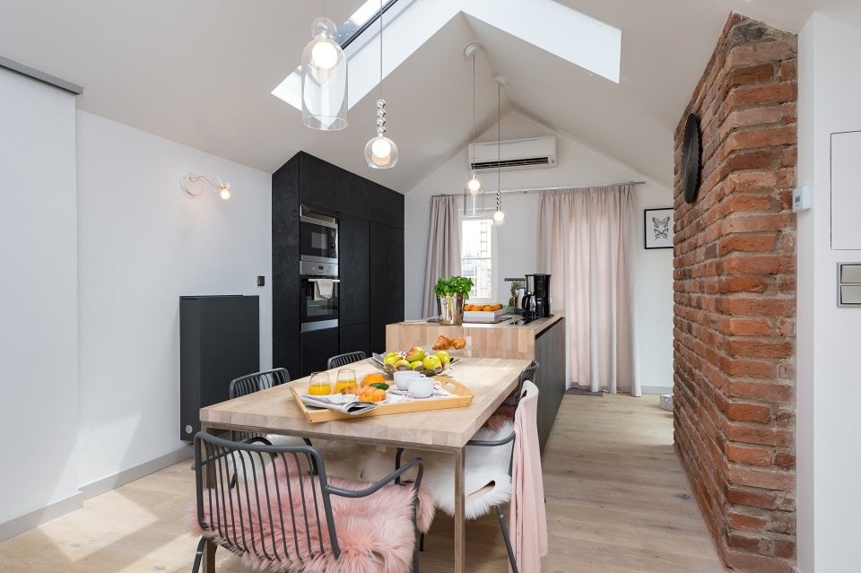 Top 2 bedroom loft in the heart of the Old Town gallery image 2