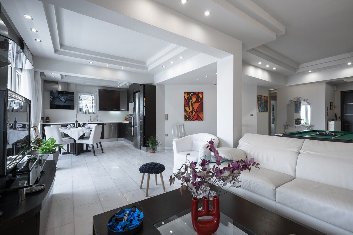 Horizon Apartment by Luxlikehome gallery image 3