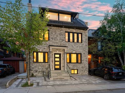 *NEW* 6 BR Luxury Stay Steps Away from Yorkville