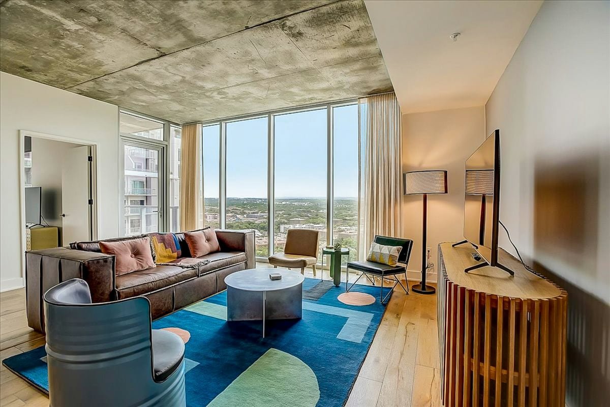 Sunset-View 2BR Riverfront Natiivo Austin 27th-fl gallery image 4