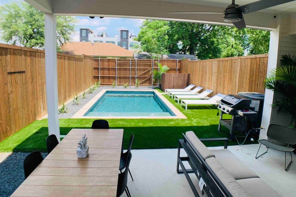 Pool, 4 bedroom modern home in the heart of Dallas gallery image 4