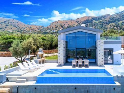 Moonlight Villa Heated Pool