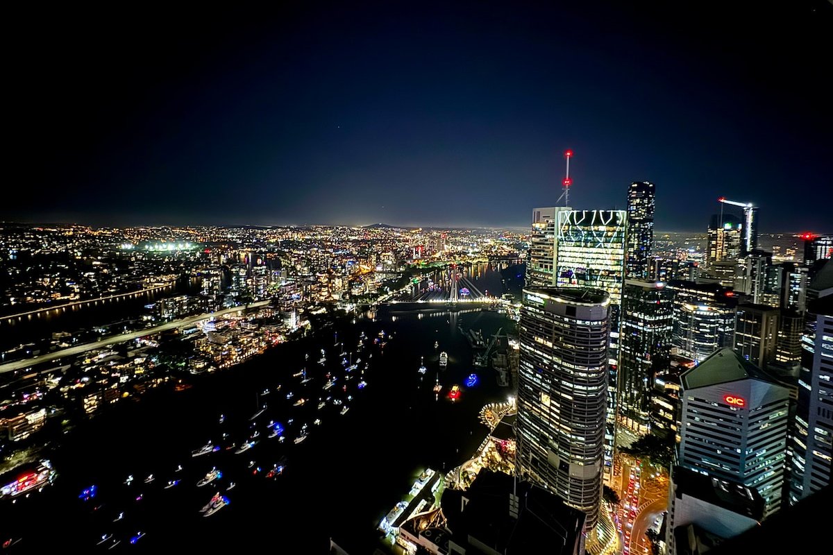 2 level Sky Home in the clouds with car park gallery image 2