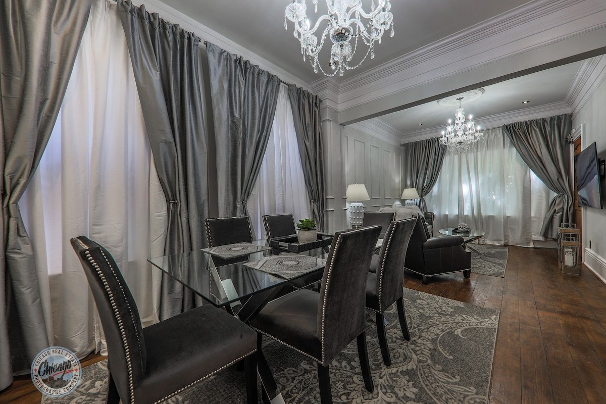 Opulent 3bdr2bth Old Town Luxury + Parking prmts gallery image 5