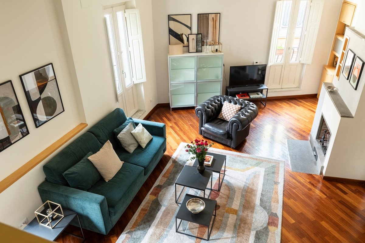 Trevi Charming Penthouse gallery image 4