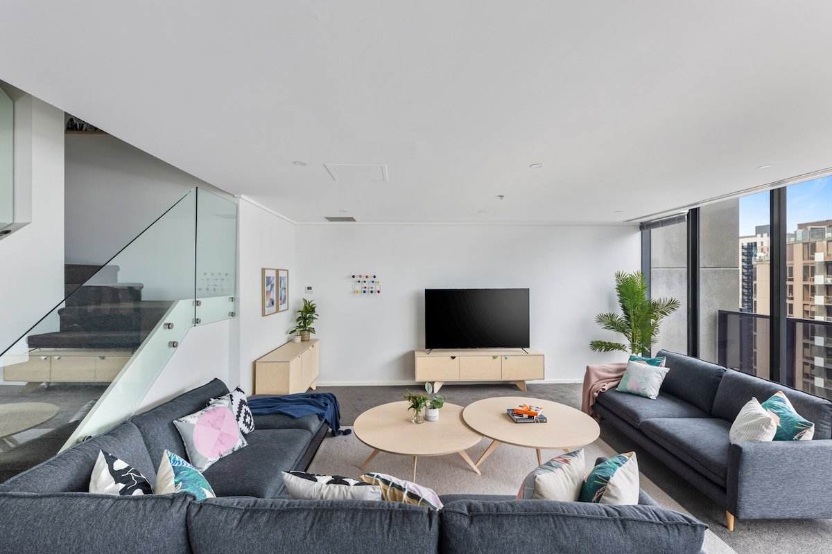 Aroha The Ultimate Melbourne Penthouse gallery image 3