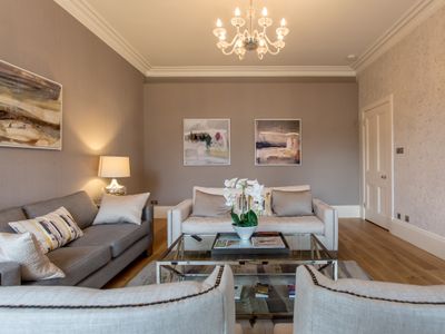 Exclusive 2 Bed w/ Free Private Parking, West End