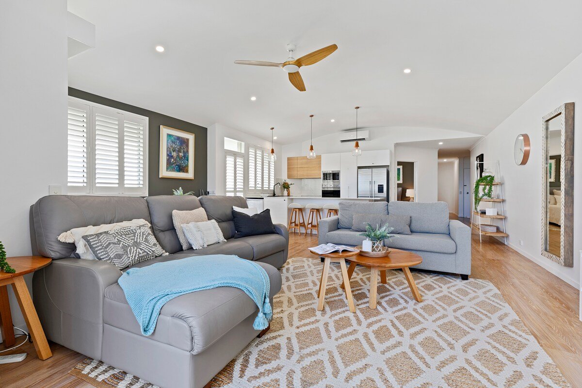 3 Bedroom Luxury Penthouse River Views gallery image 5