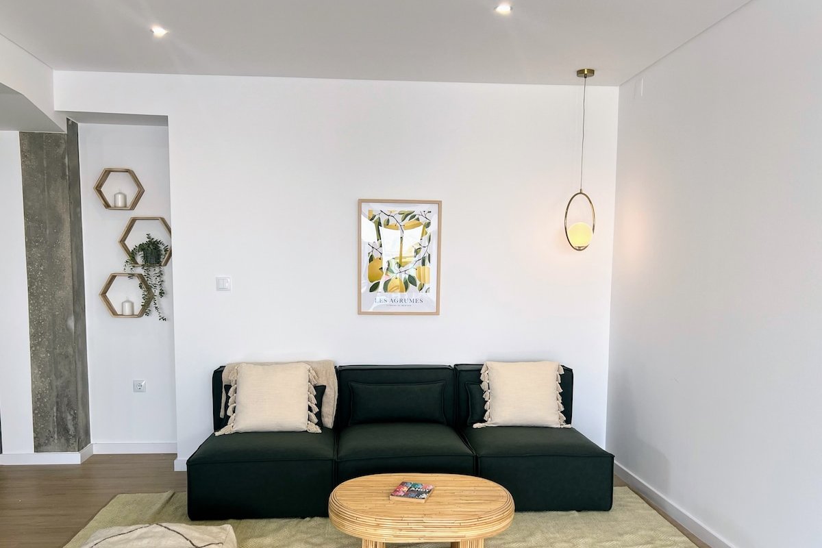 Villa Sol Nascente: 4-Apt Coastal Escape (16 ppl) gallery image 5