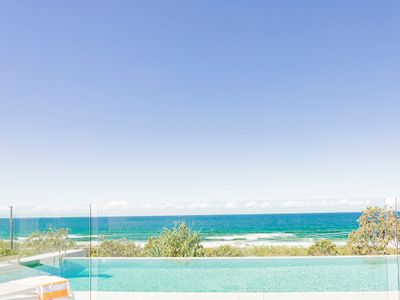 Castaways Beach Escape (6 bedroom) – Ocean Views