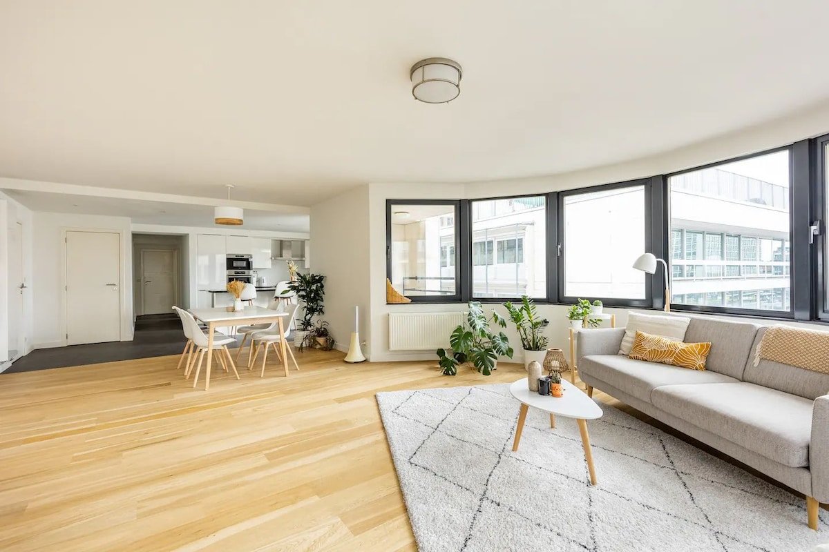 The spacious zen loft – great view – unique space gallery image 5